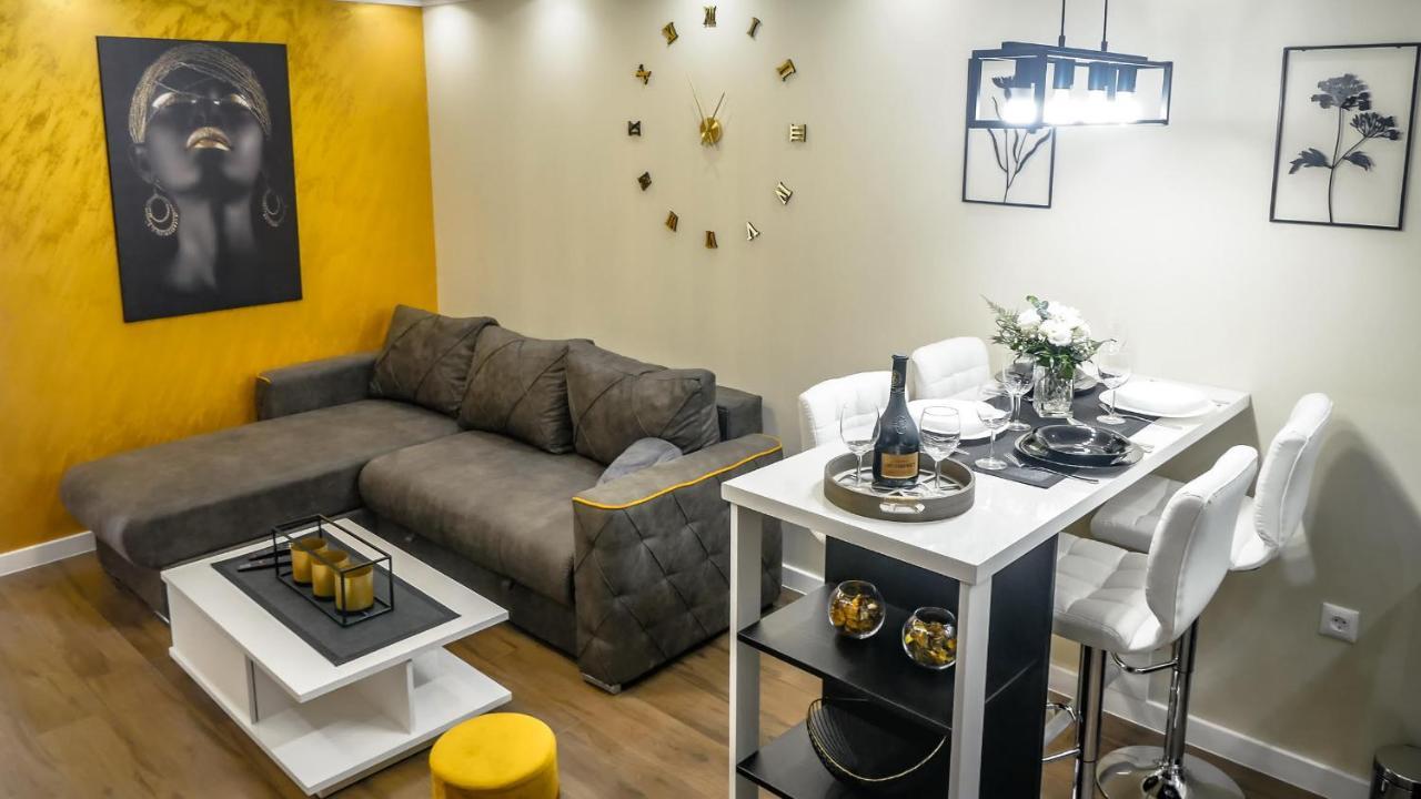 Apartment Delux 14 Subotica Buitenkant foto