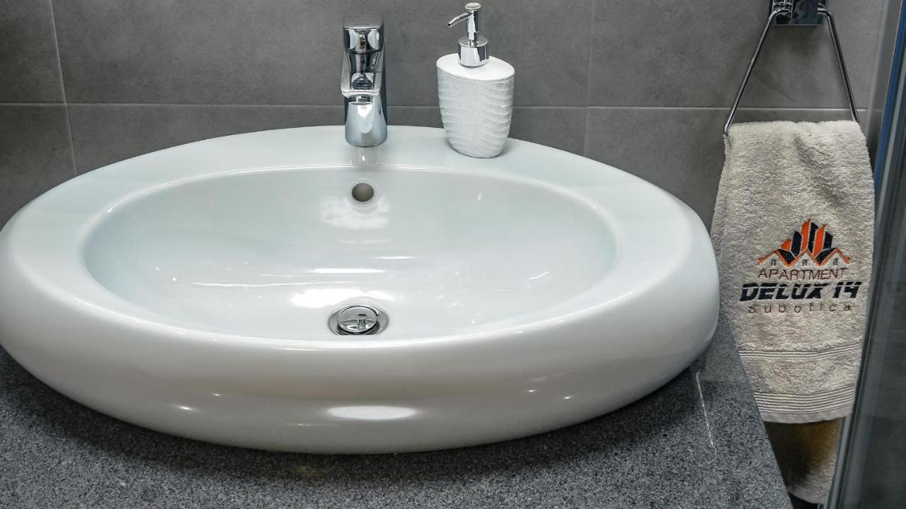 Apartment Delux 14 Subotica Buitenkant foto